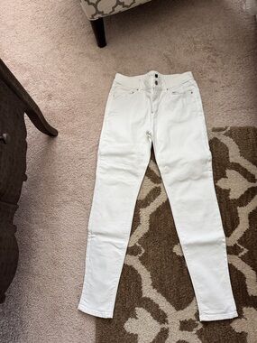 White House Black Market Women's White Skinny Jeans